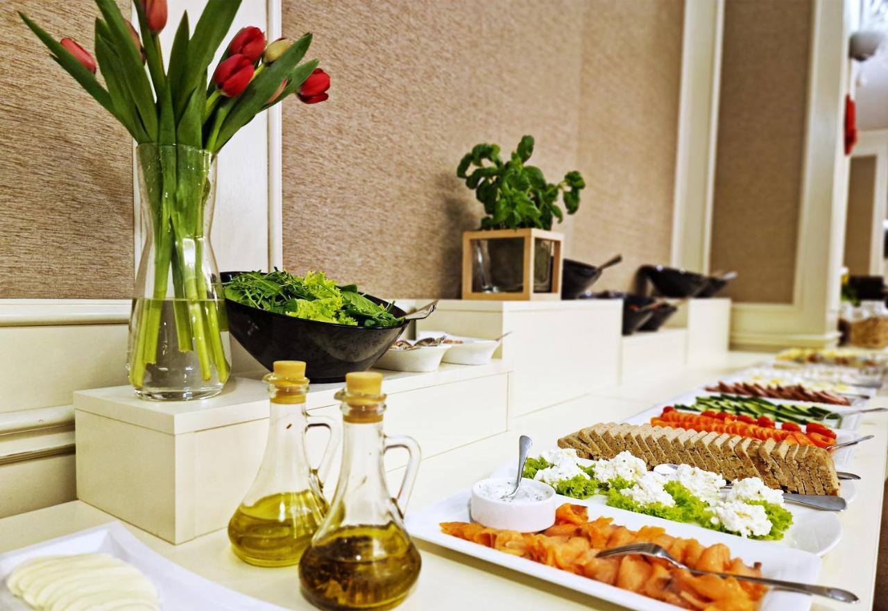Hotel Prezydencki 3-Star Rzeszow Ngoại thất bức ảnh