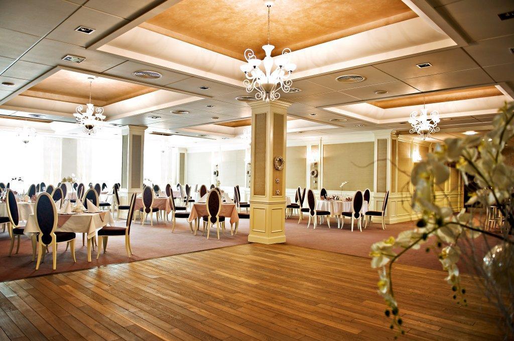Hotel Prezydencki 3-Star Rzeszow Ngoại thất bức ảnh