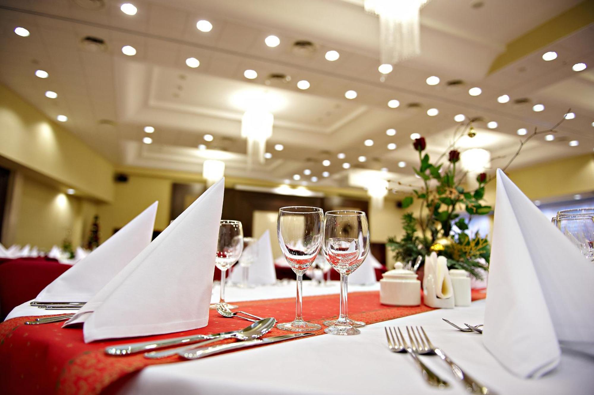 Hotel Prezydencki 3-Star Rzeszow Ngoại thất bức ảnh