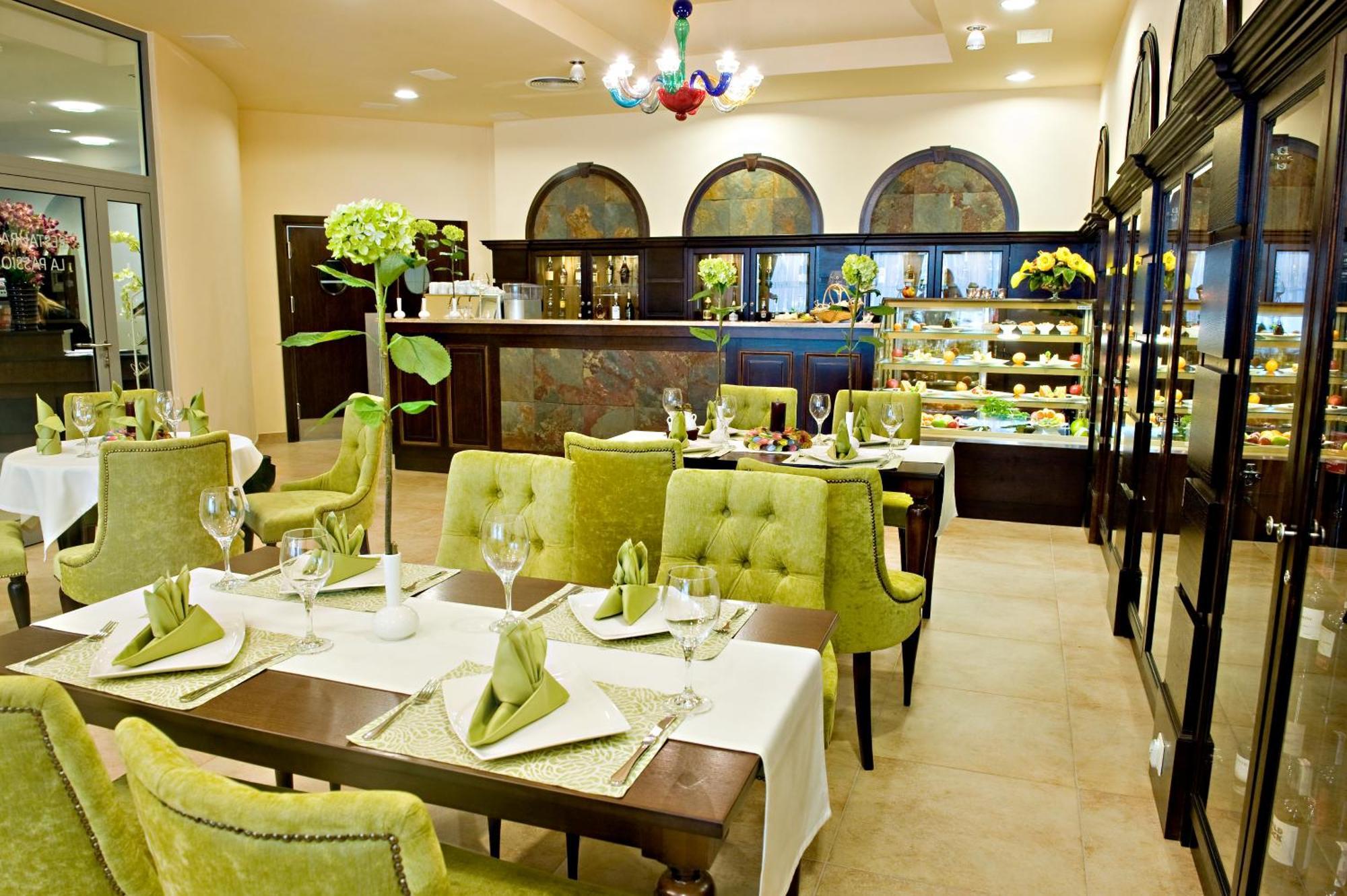 Hotel Prezydencki 3-Star Rzeszow Ngoại thất bức ảnh