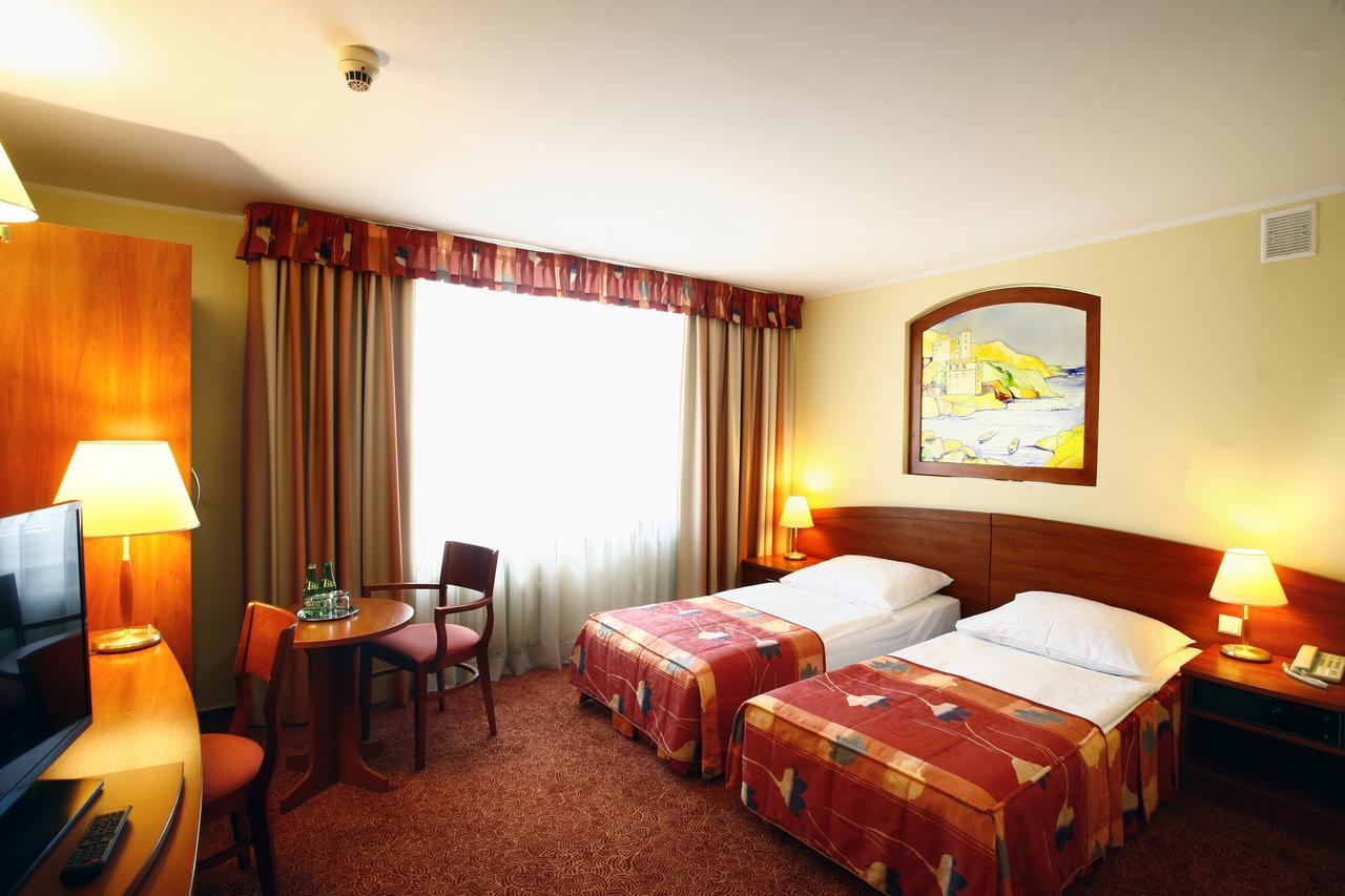 Hotel Prezydencki 3-Star Rzeszow Ngoại thất bức ảnh