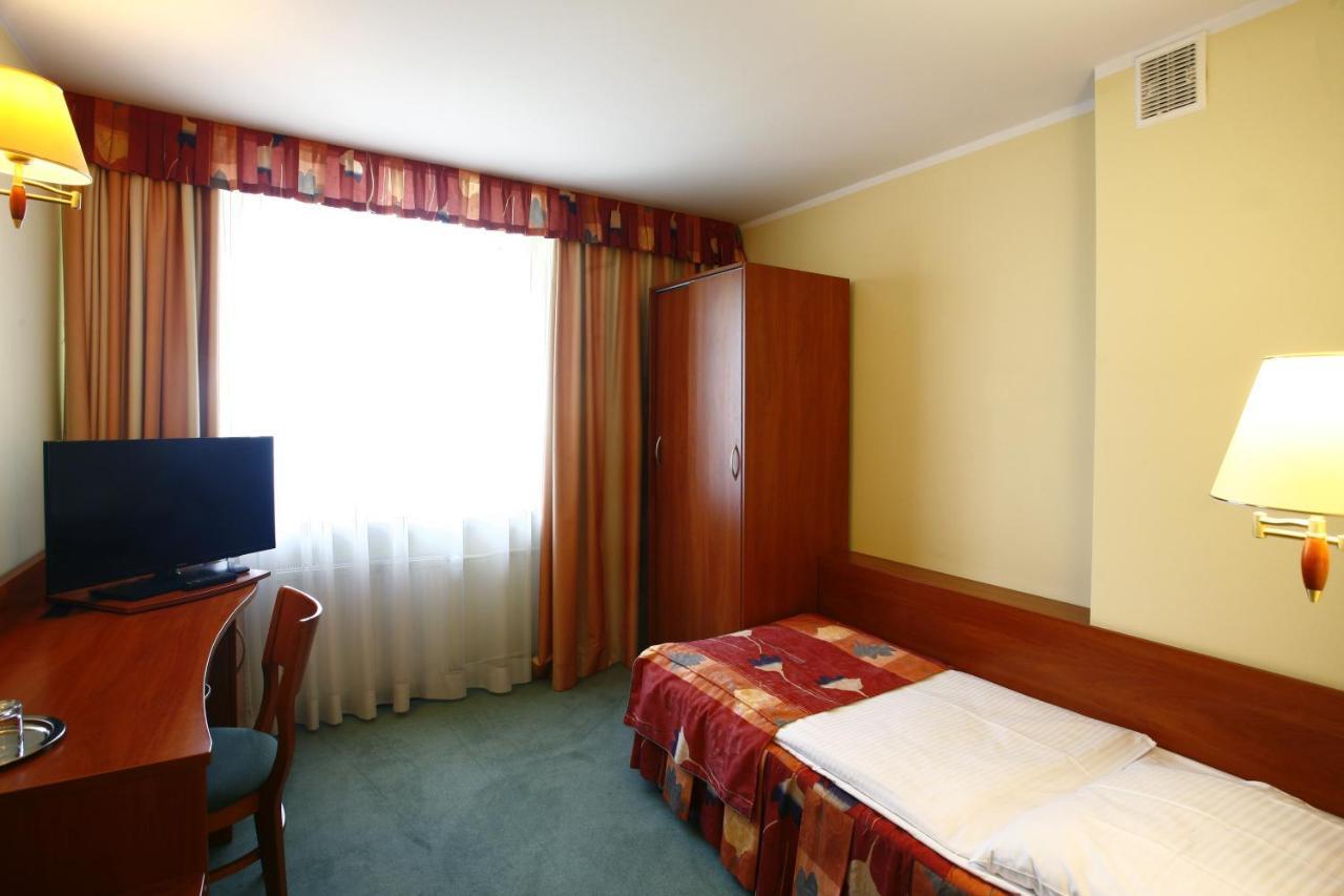 Hotel Prezydencki 3-Star Rzeszow Ngoại thất bức ảnh