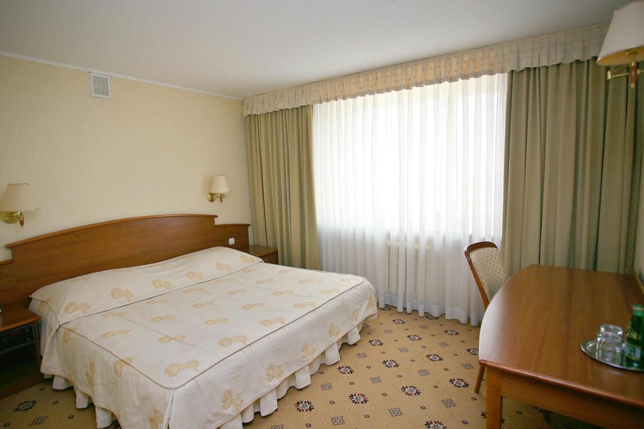 Hotel Prezydencki 3-Star Rzeszow Ngoại thất bức ảnh