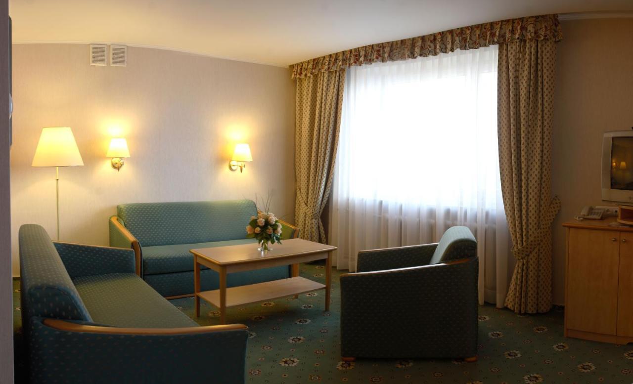 Hotel Prezydencki 3-Star Rzeszow Ngoại thất bức ảnh
